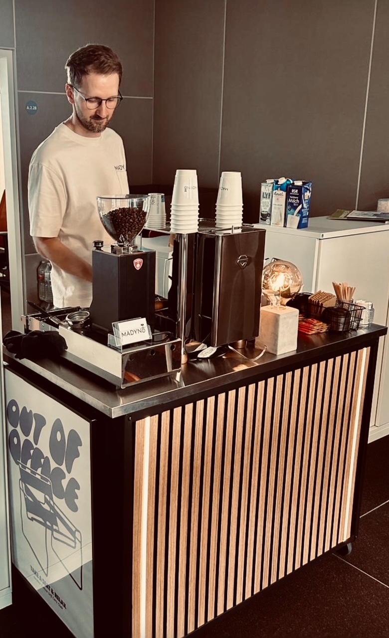 Madynio Barista-Bar Impression